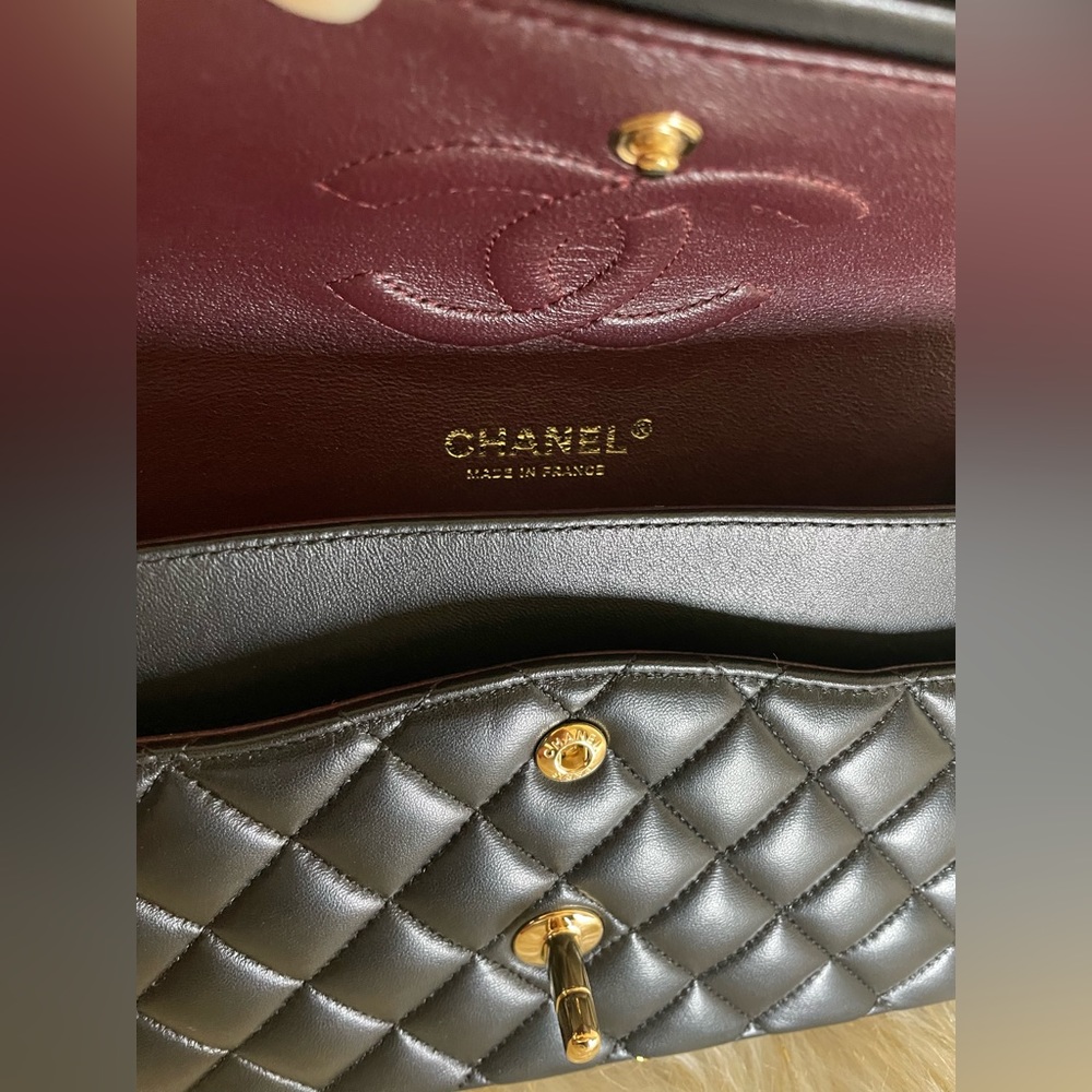 Chanel Classic Medium double flap bag - Picture 6 of 8